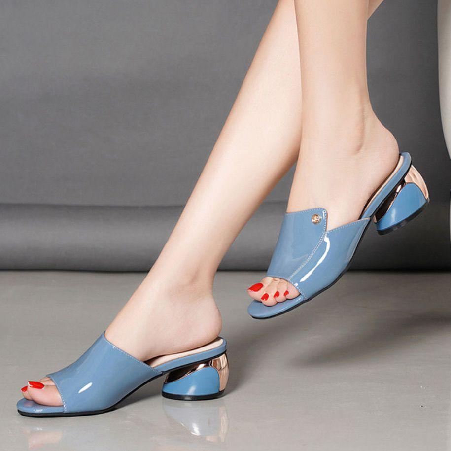 

Сандалии женские на среднем каблуке, толстый каблук, летняя новая женская обувь 2025 года, мягкая кожа, классные тапочки, модные женские туфли большого размера с рыбьим ртом 37