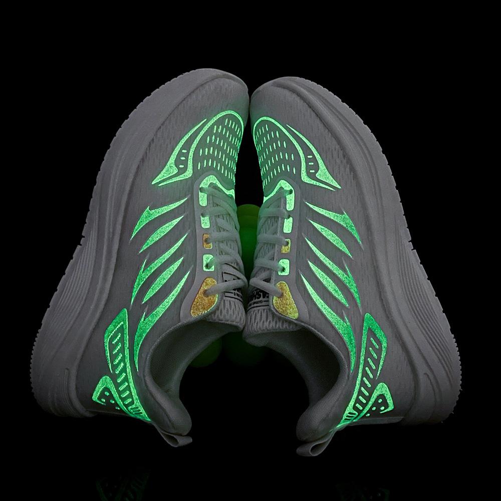 Neue Herrenschuhe 2024 Sommer Mode lässig Flyknit weiche Sohle Kälte klebrig ultraleicht Trend Student Lauf-Sportschuhe
