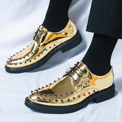 Neue Designer Herrenkleidspiegel Lacklederschuhe Männlich Goldnieten Schnür-Oxfords Abschlussball Homecoming Party Schuhe Zapatos