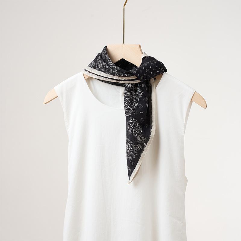 Spring and Summer New Light and Breathable 11 * 11cm Square Scarf Korean Version Ins Wind Small Scarf Women's High-end Silk Scarf