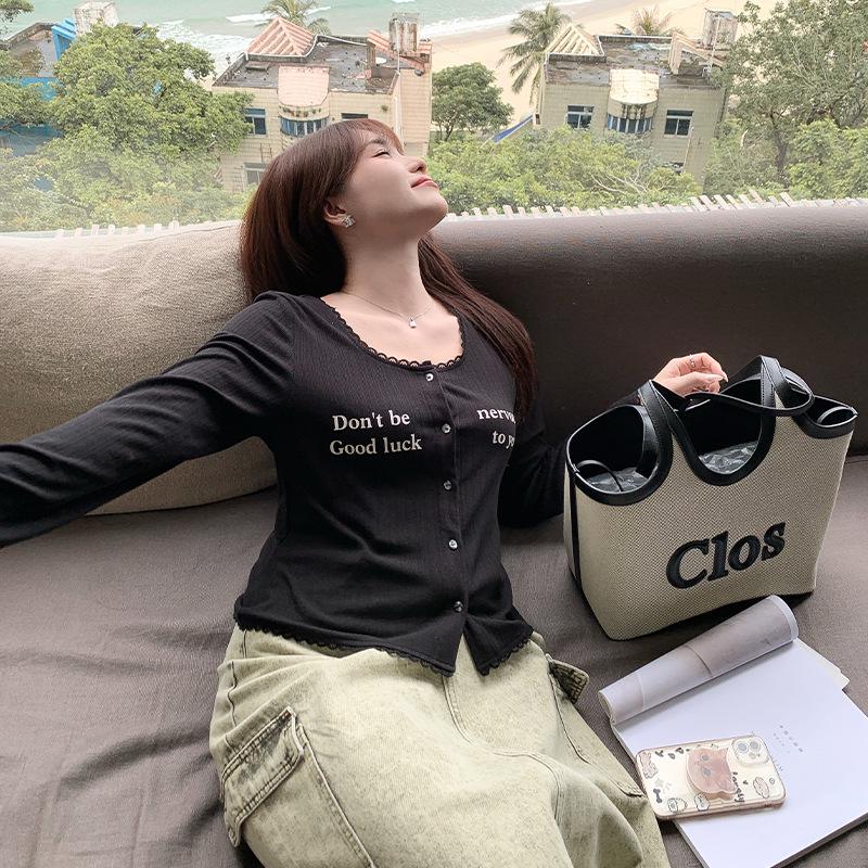 Autumn Floral Lace Trim U-Neck Plus Size Slimming Knitted Top for Women