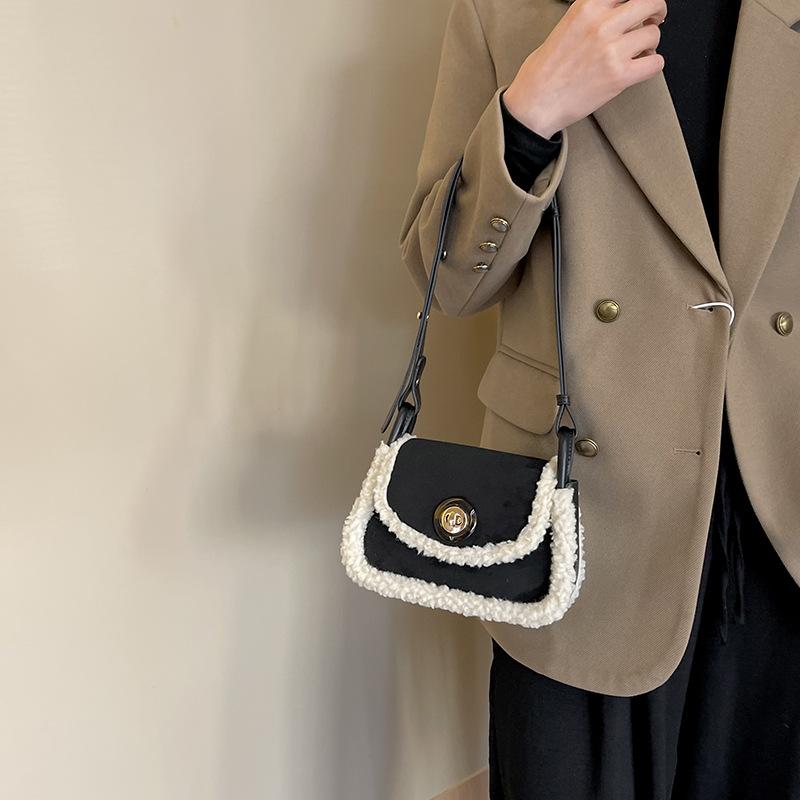 Plush bag women's autumn and winter 2025 new trendy retro handbag small square bag shoulder bag messenger bag