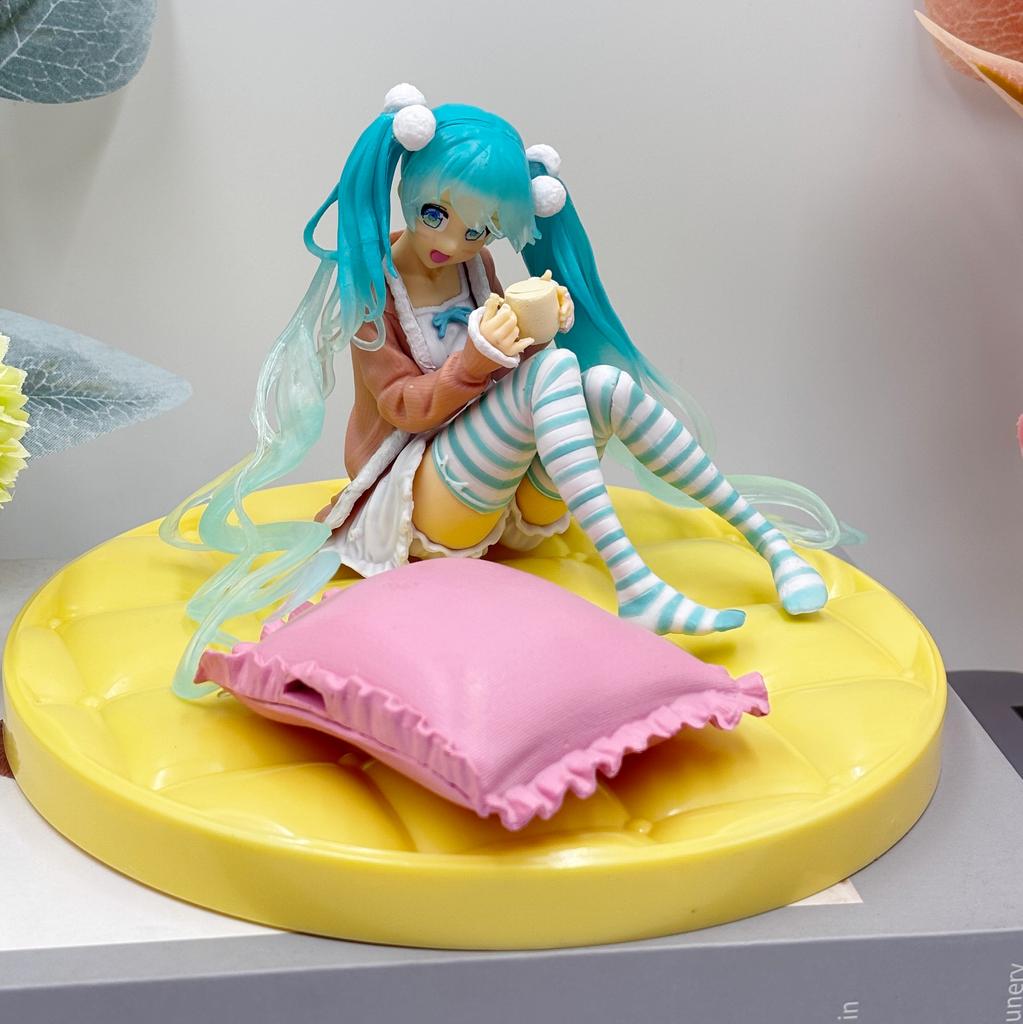 Hatsune Miki Anime Character Kawaii Pvc Model Standing and Sitting Doll Action Doll Collection Decorations Christmas Playthings Presents