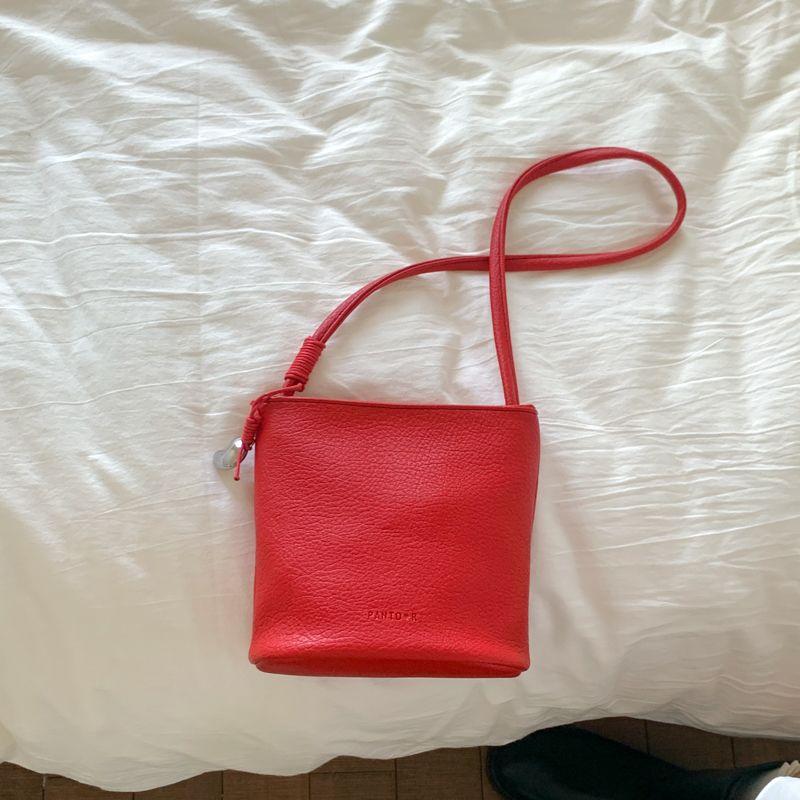 

Summer Classy Sentong Qin Red Crossbody Small Bag Female 2025 New Arrival Small Bucket Bag Super Popular Mobile Phone Bag Red