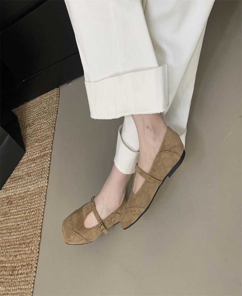 

Retro square head shallow mouth flat bottom old money single shoes women s design sense French evening wind Mary Jane shoes 39 хаки