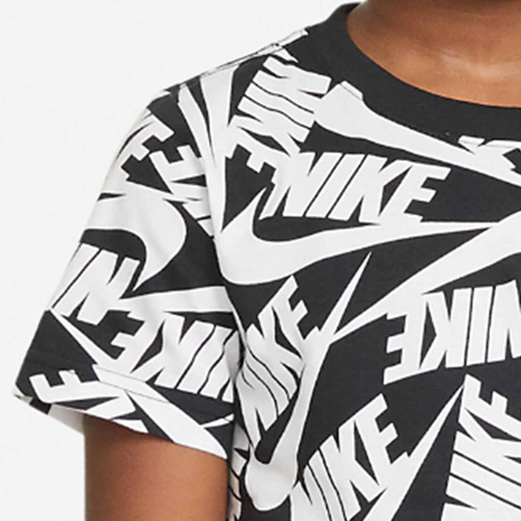 Nike Zestaw T-shirt z krótkim rękawem i spodenki z nadrukiem logo na całej powierzchni Sportswear Okrągły dekolt Zestawy dla dzieci Czarny DM3773-010