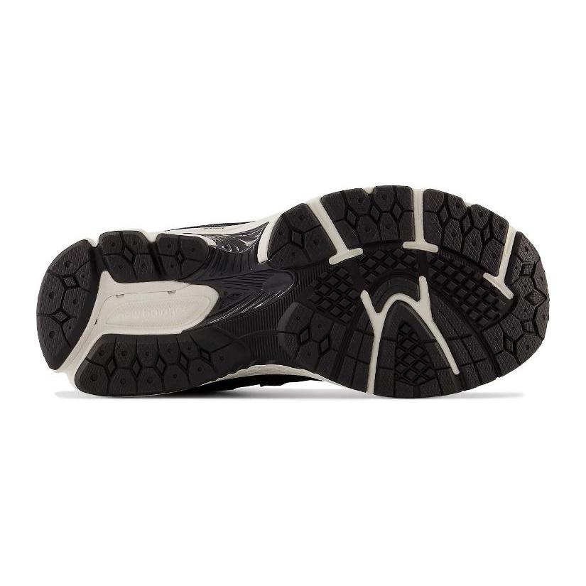 New Balance 2002R Black GS GC2002BK