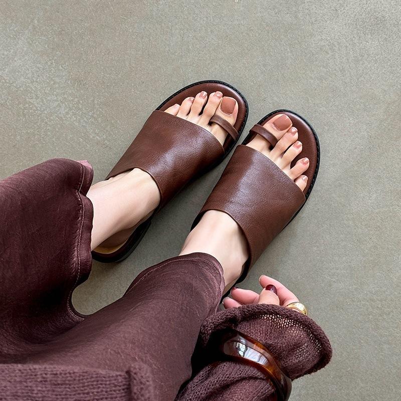 ~ Retro Römischer Stil~ 2025 Sommer lässige Zehenbedeckung aus Vollleder niedriger Absatz Damen Sandalen mit bequemen Slippern
