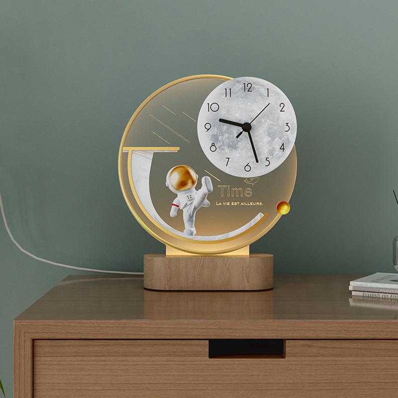 Astronaut Living Room Clock, Bedroom Table Standing Clock, Home Creative Decoration Table Clock, Silent Clock Ornament