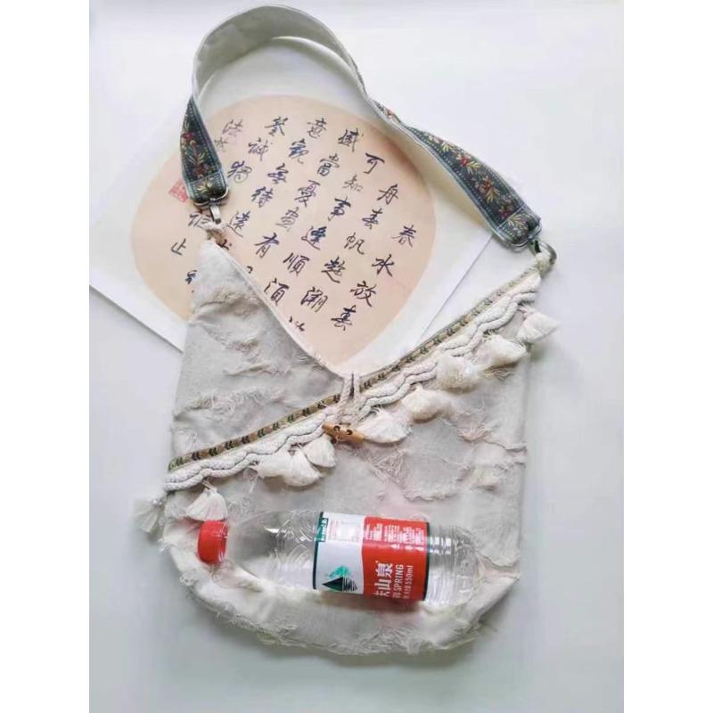 

Autumn new retro literary and artistic vacation wind ear tassel daily light cloth bag versatile large capacity shoulder messenger bag