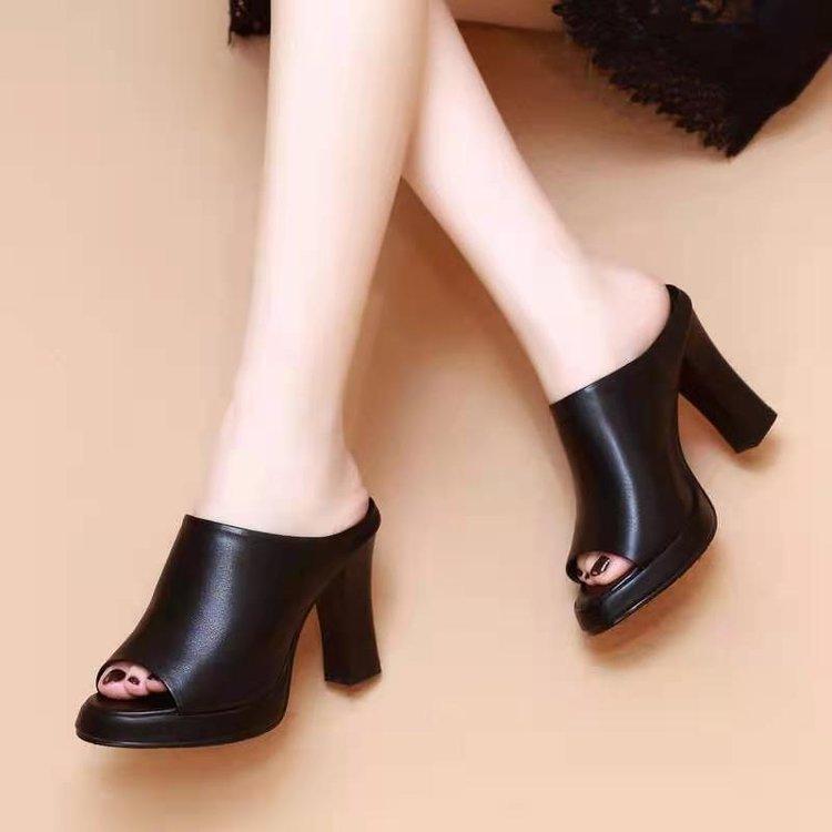 Large size summer trendy new women's cool slippers thick heel mother high heel anti-Taiwan hundred casual black