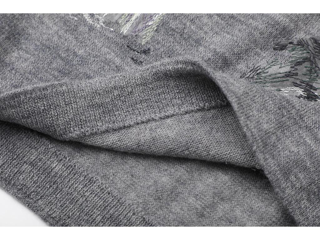 Autumn 2025 Women's Chinese-Style Loose Round Neck Knitted Sweater