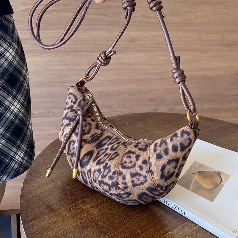 Niche Leopard Print Bag Autumn and Winter New Versatile Messenger Dumpling Bag Popular Croissant Bag