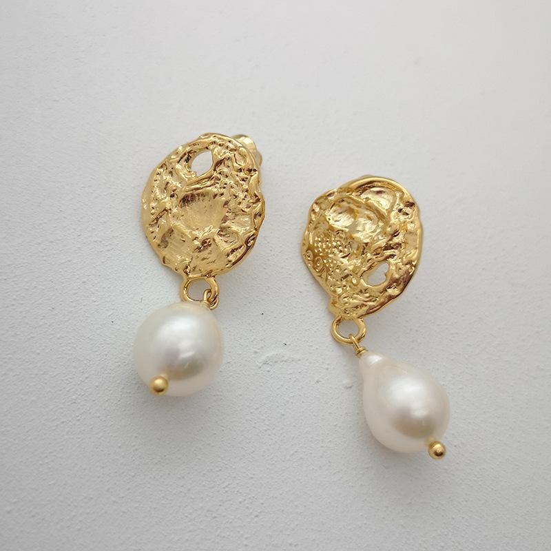 Natural Baroque Pearl Earrings 2025 New Fashion Cold Bohemian Lighthouse Earrings New Products