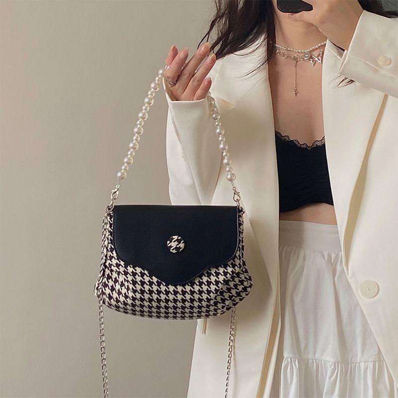 Pearl Thousand Birds Grid Niche Handbag Women s 2026 New Fashion Women s Bag Underarm Bag Textured One Shoulder Oblique Span Bag Women