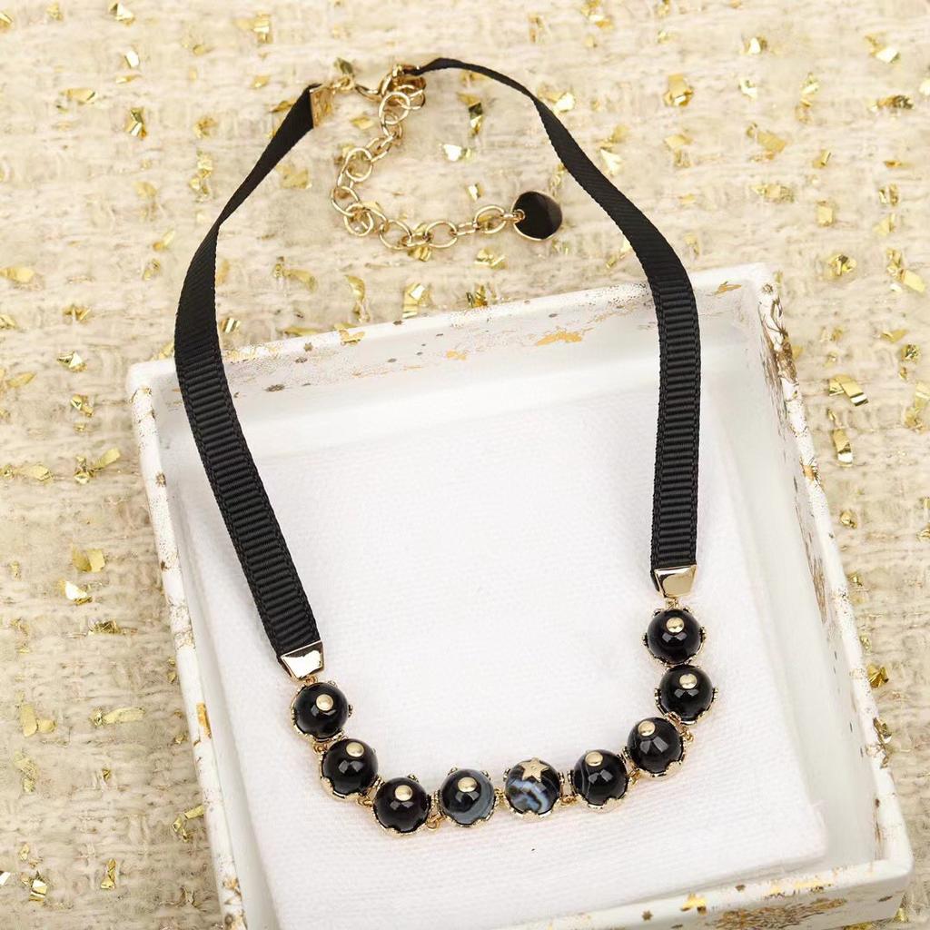 2024 New Vintage Hot Brand Women's Necklace Luxury Jewelry For Women Black Pearl Designer Pendant Fashion Party Ribbon Necklaces