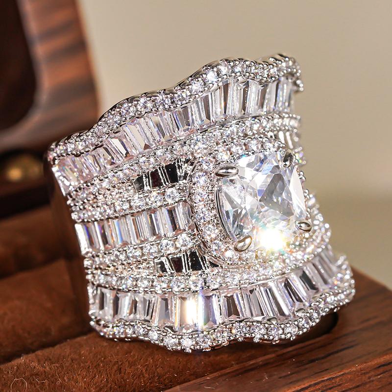 Huitan Luxury Silver Color Ring for Women Party Wedding Engagement Elegant Accessories Inlaid White/Blue CZ Fashion Chic Jewelry