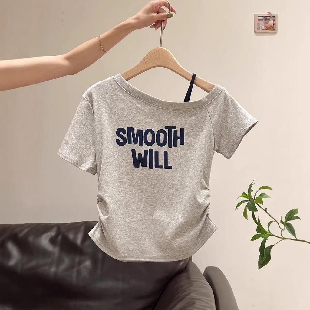 Women's Slim-Fit Spicy Girl One-Shoulder Letter Print Top, Short Sleeve, Fake Two-Piece, Perfect for Summer Commutes.