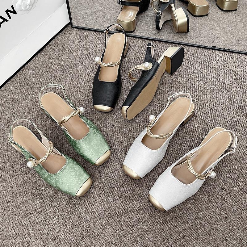 New national style beautiful word and a half drag 2025 summer new fairy style bag head fashion thick heel Mary Jane cool slippers