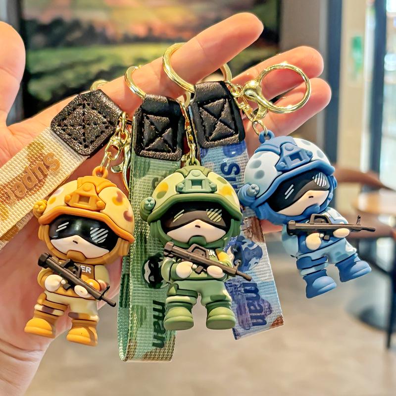 Camouflage Soldier Keychain: Cartoon Figure Pendant for Bags