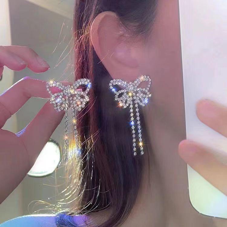 

2025 Изысканный нишевый дизайн Простые роскошные серьги для женщин - Универсальные серьги-гвоздики высокого класса