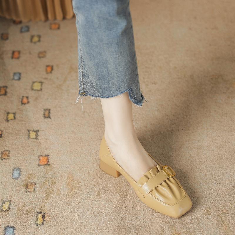 Square Head Thick Heel Single Shoes Women's Autumn and Summer Pleated Soft Leather Flats Women's Metal Decoration Versatile Commute