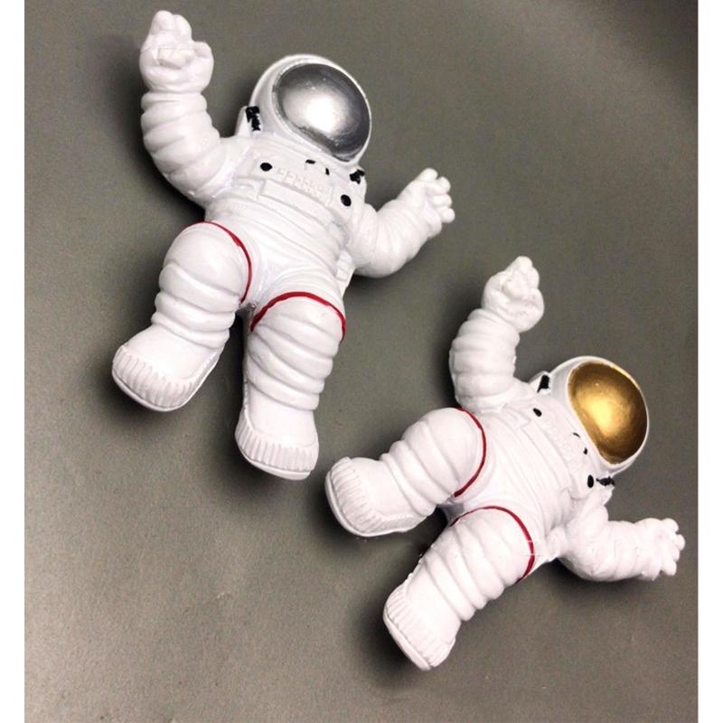 3D Astronaut Refrigerator Magnetic Sticker 12pcs/set Resin Magnet Fridge Paste for Home Kitchen Message Board Collection