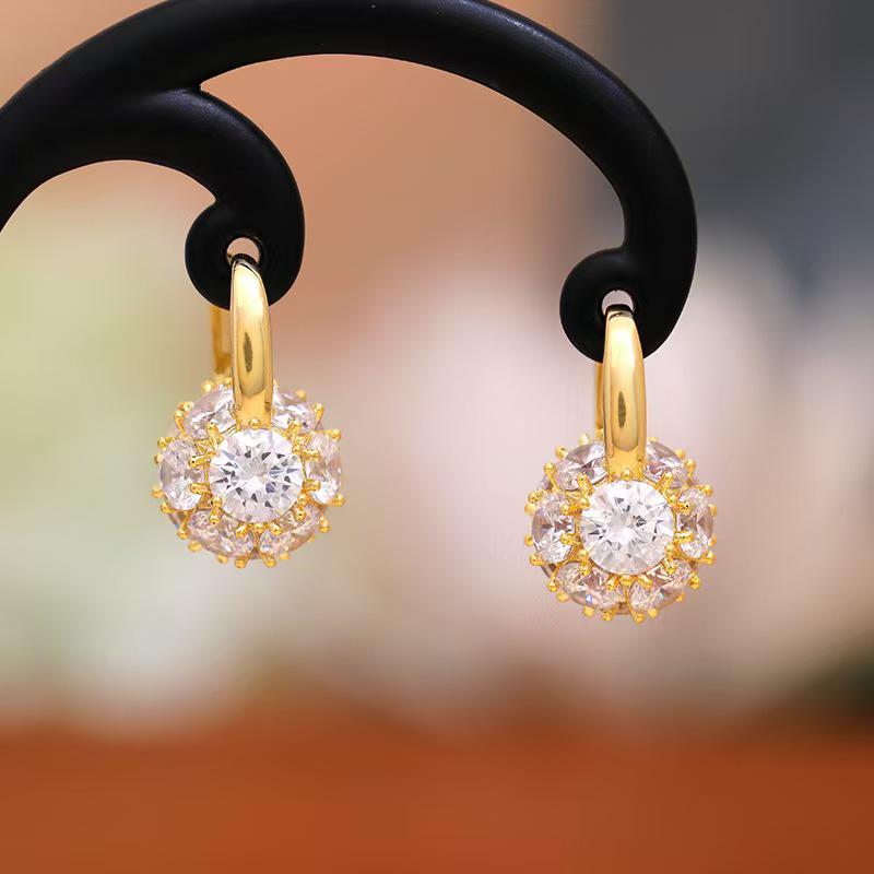 Elegante 3D Runde Kugel Zirkon Ohrklemmen: Vergoldete, anlaufgeschützte Hängeohrringe für Damen