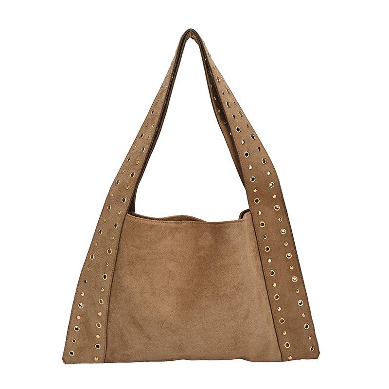 Винтажная замшевая сумка-тоут для женщин - Большая вместимость, матовая, с заклепками, на плечо, коллекция Осень/Зима 2025. 40*2*25 cm