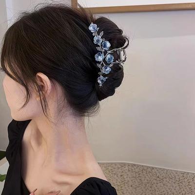 1 Adet Kadın Çiçek Saç Pençesi Tutma Klipsi Retro At Kuyruğu Örgü Yengeç Metal Tutma Klipsi Moda Tatlı Kız Saç Kartı Saç Aksesuarları