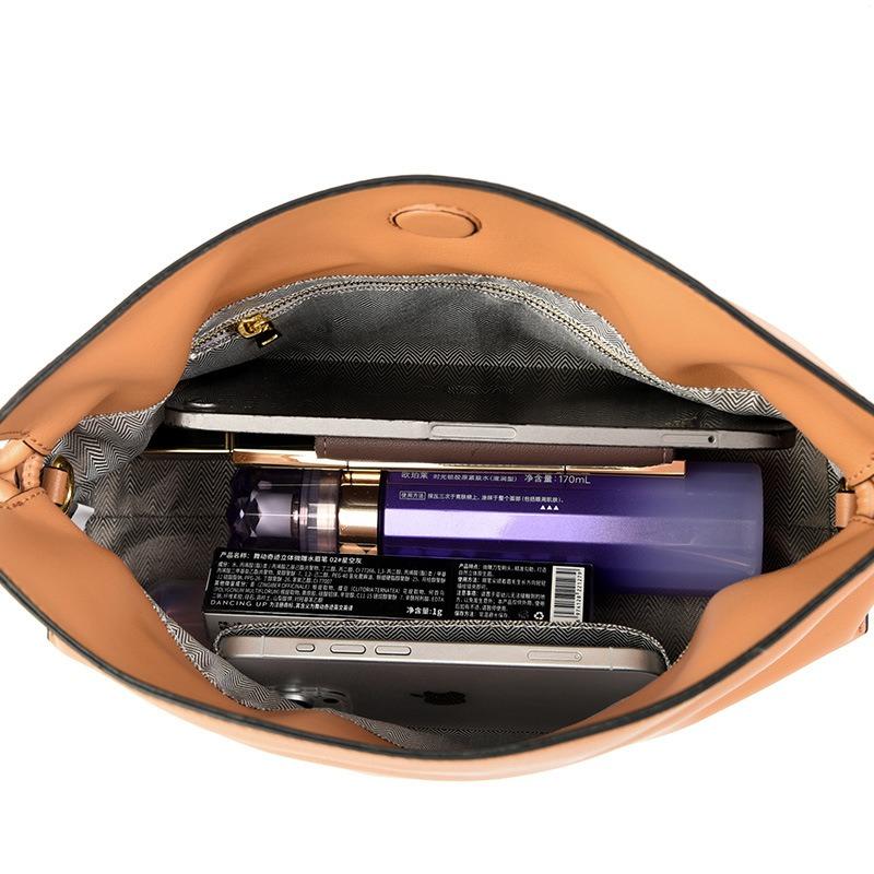 Single Shoulder Bag 2025 All-match Messenger Bag Large Capacity Cloud Bag Simple High-end Blessing Bag Women's Bag Fashionable Commuting