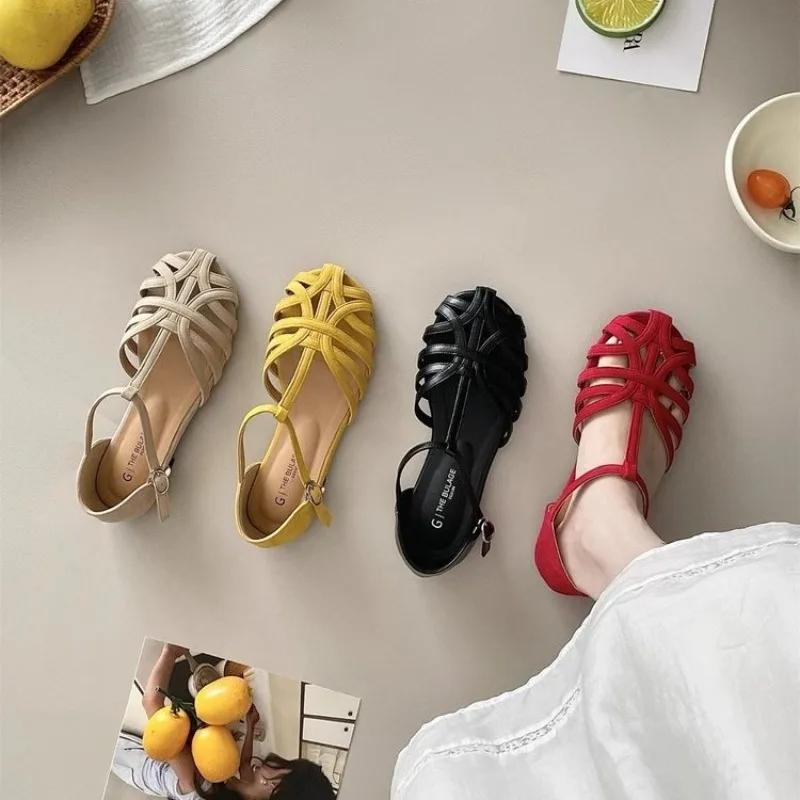2025 Summer Fashion Weaving Hollow Flat Bottom Baotou Comfortable Soft Bottom Sandals for Women's Casual Versatile Sandals
