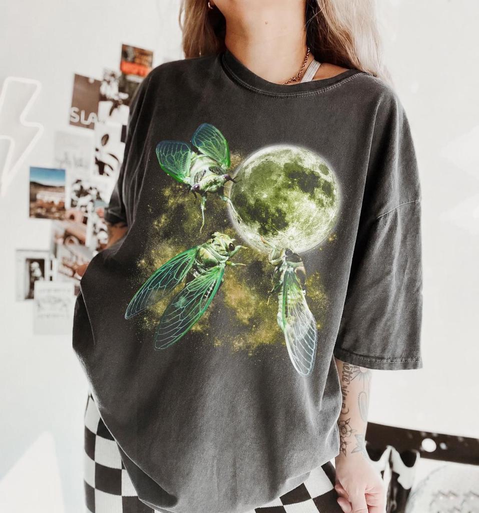 Cicada Moon T-Shirt, Vintage 90s Nature Insect Lover Tee