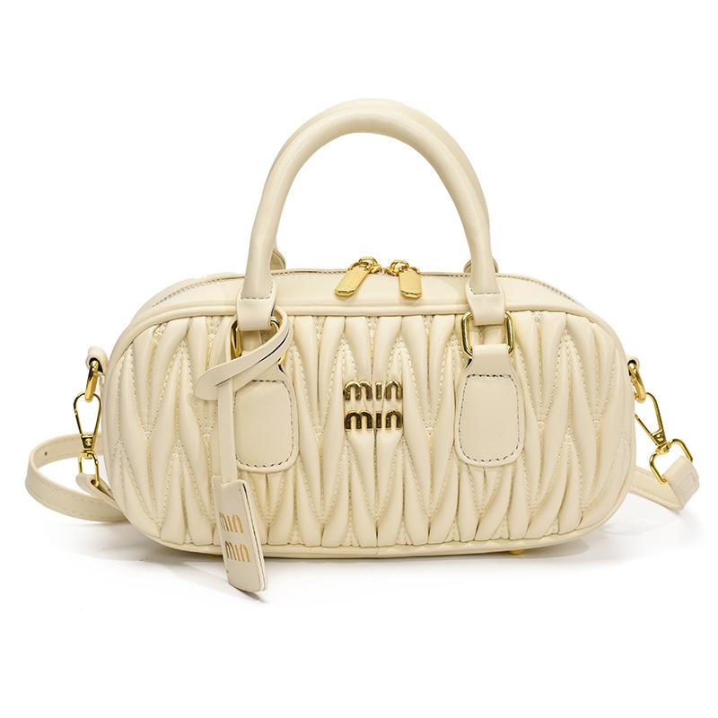 

2025 new niche trend fashion pleated texture portable pillow bag women s high-end feeling foreign style shoulder messenger bag белый