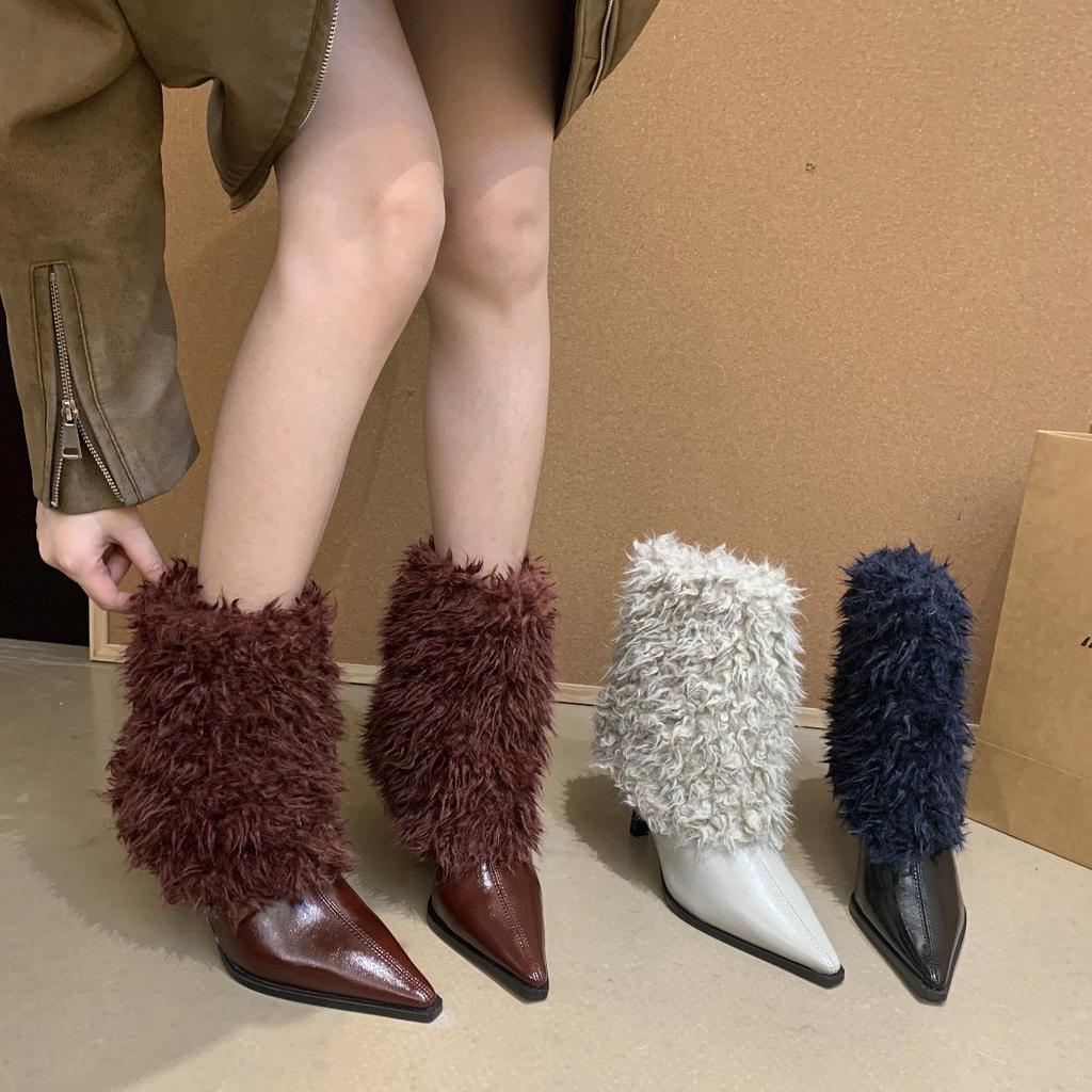 2025 sind hochhackige Kurzstiefel für Frauen dieses Jahr beliebt, schwarze spitz zulaufende dünnabsatzige haarige mittelhohe Schneestiefel, Samt modische Essenz