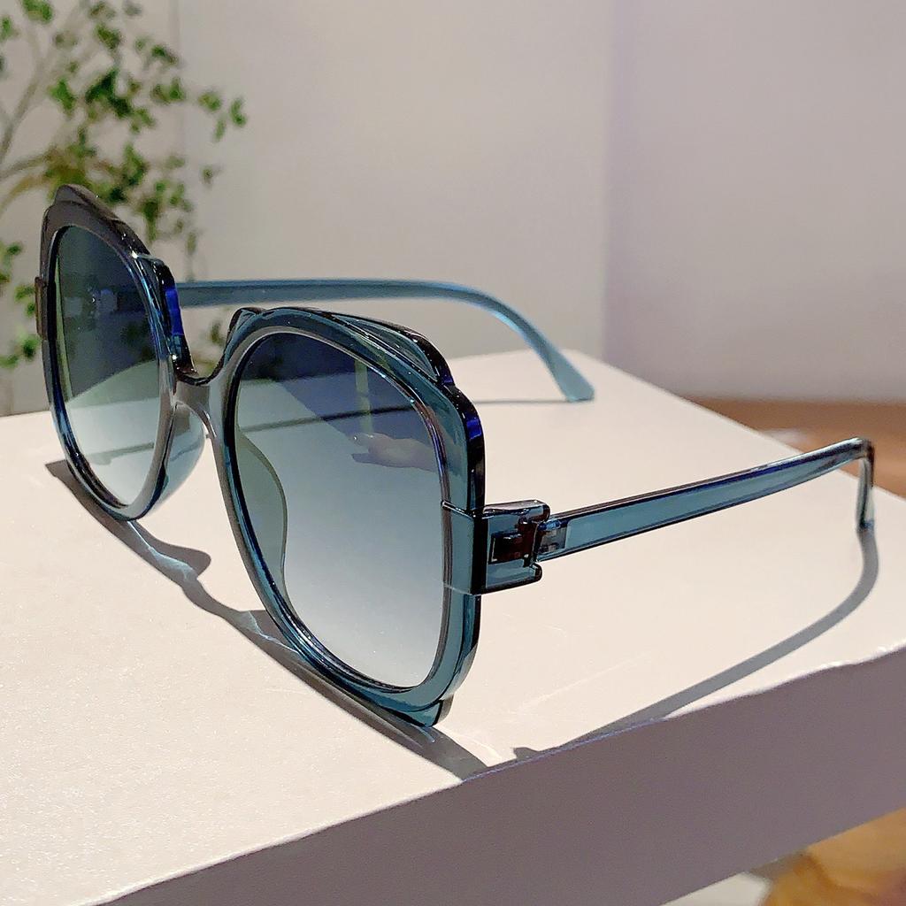 Fashion Butterfly Decoration Women's Shades Multi Color Gradient Designer Sunglasses Oversize Trendy Brand Sun Glasses