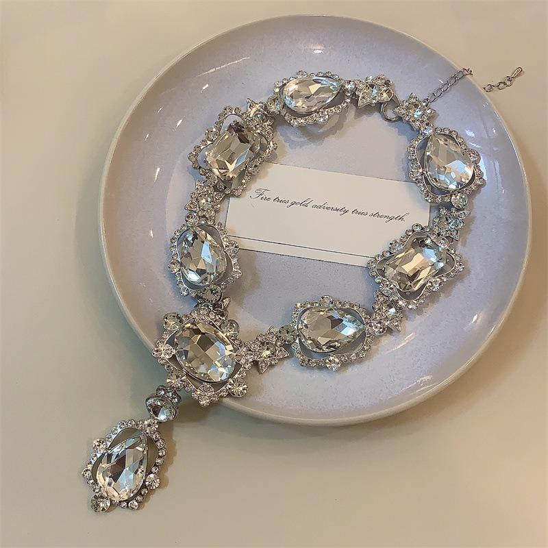 Necklace - women's court style vintage crystal pendant - evening gown & banquet accessory