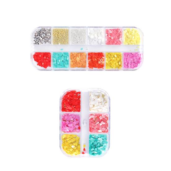 1 krabička dekorace na nehty realisticky vypadající voděodolné PET 3D květinové okvětní lístky DIY dekorace na nehty flitry nehtové potřeby