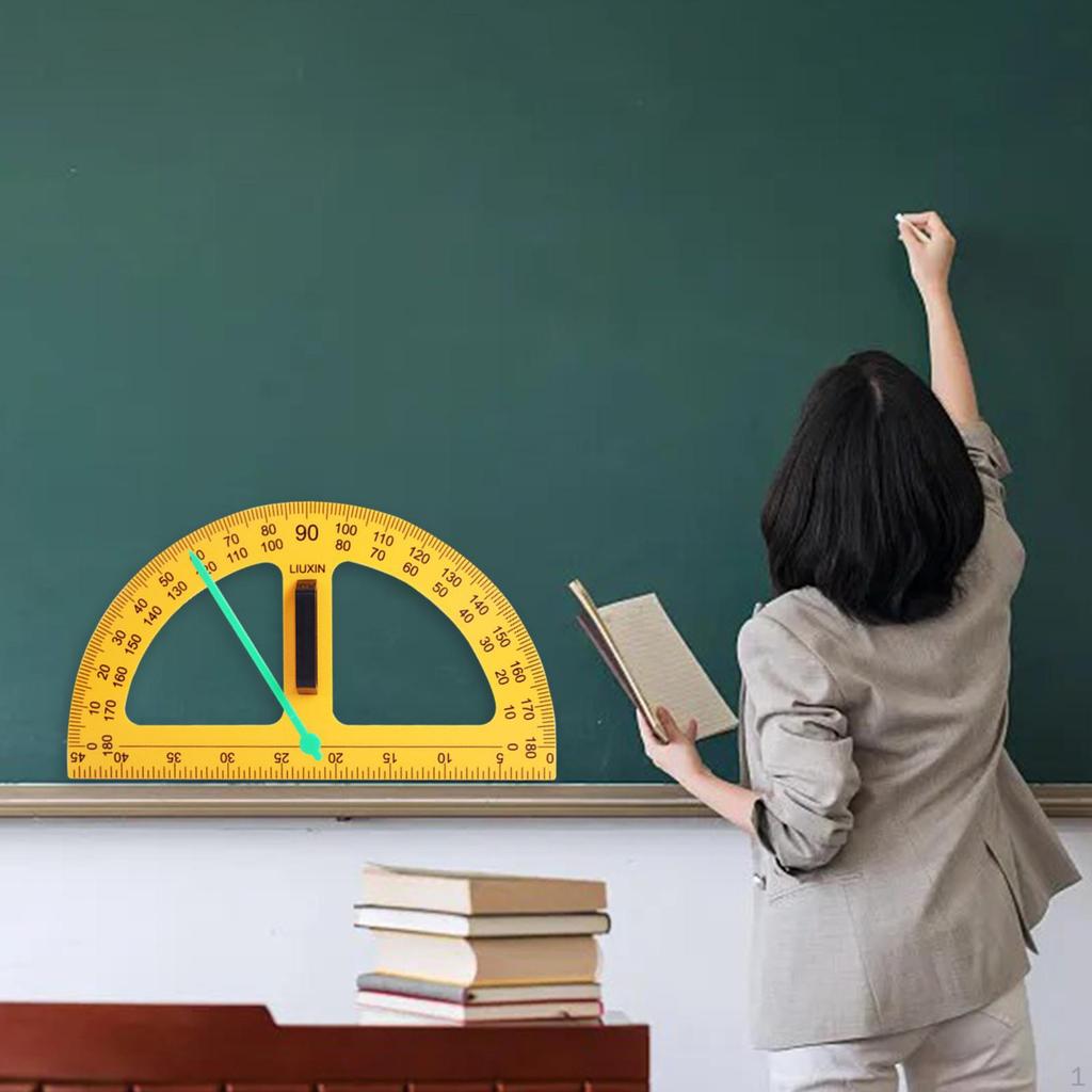 Sada geometrických kreslicích nástrojů pro strojírenství a kreslení