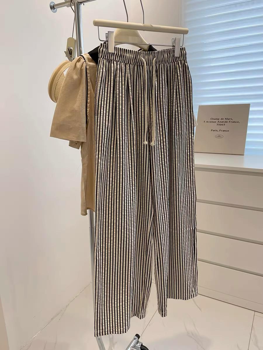 

Маленькие брюки с вертикальной полоской, на кулиске, широкие штанины, высокая посадка, стройнящие - Универсальные повседневные брюки прямого кроя с эластичной талией S (For 80-95 lbs)