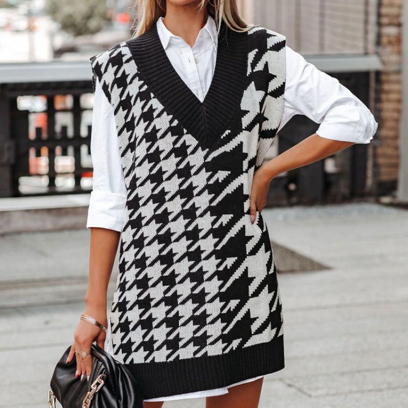 Oversized Checkered Knit Vest, Chic V-Neck Sleeveless Sweater for Women