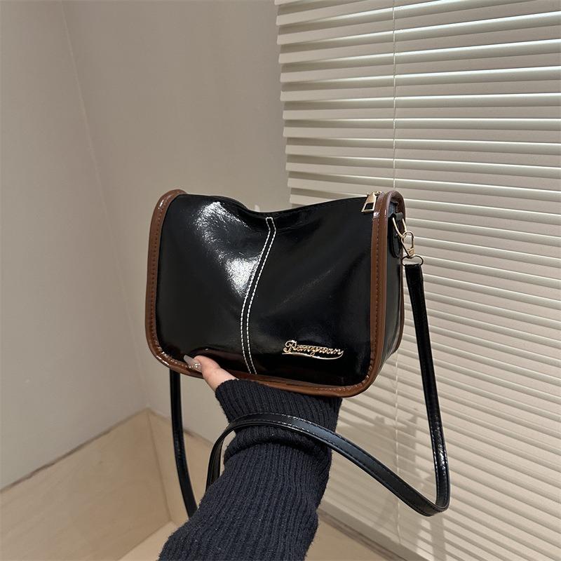 Spring new model, retro texture shoulder bag women's versatile messenger bag fashion temperament commuter small square bag