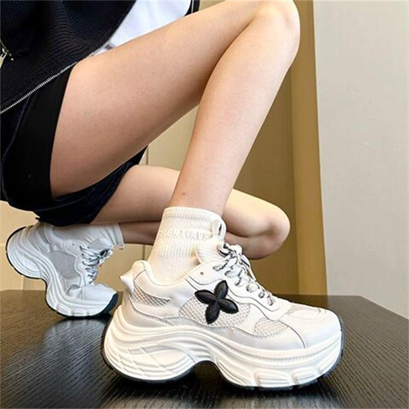 Spring/Autumn Round Toe Thick Sole Fashionable Comfortable Lace-Up Casual Sports Shoes Trendy Breathable Student Walking Shoes