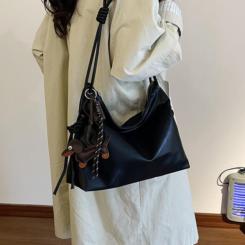 Fashion Shoulder Bag, Retro and Niche Crossbody Bag, Simple and Casual Large Capacity Tote Bag
