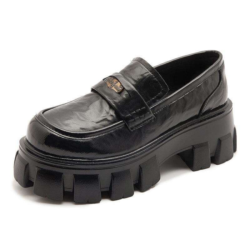 

Platform loafers women s 2025 autumn new leather small gold coins set feet small leather shoes one pedal retro women s shoes 40