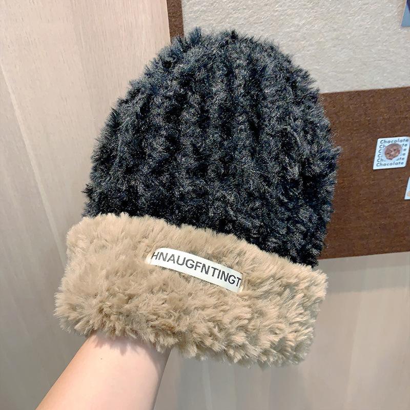 Wool hat autumn and winter women's versatile knitted bag head shows a small face and keeps warm, white plush plush cold hat big head circumference