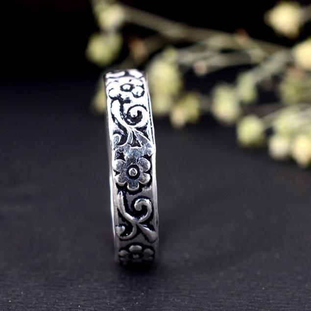Oxidized Sterling Silver Band Ring | Intricately Carved Floral Leaf Pattern | Boho Filigree Stacking Ring | Vintage Style Jewelry
