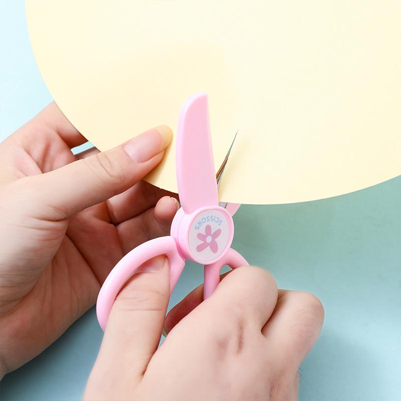 Child-Safe Round-Head Scissors: Colorful, Hand-Friendly, Plastic Safety Scissors for Kindergarten Paper Cutting Tasks