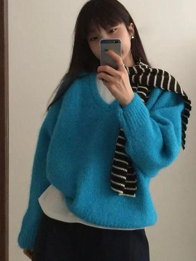Women's V-Neck Loose Knit Pullover Sweater - Korean Autumn/Winter Style