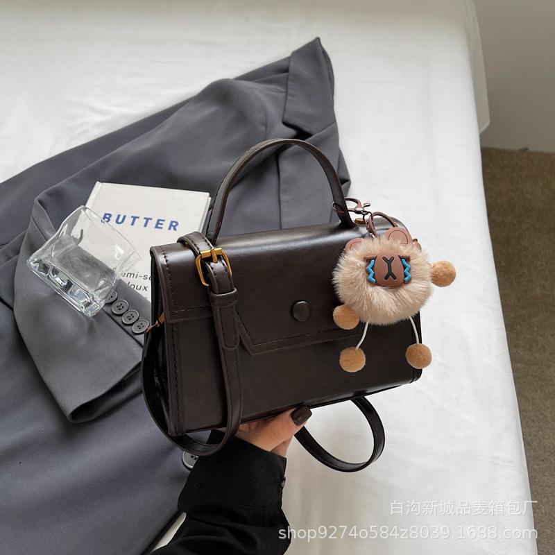 Hand Carry Retro Small Square Bag 2025 Winter New Niche Fashion Explosion Casual Shoulder Bag Trendy Messenger Bag